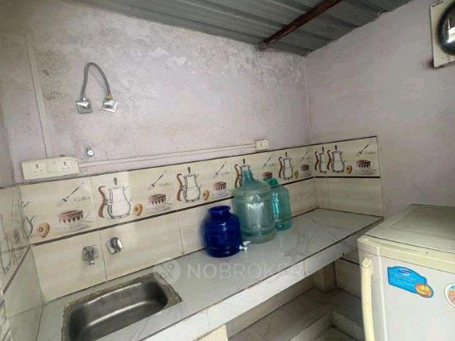 Flat for rent in South Delhi, Deri