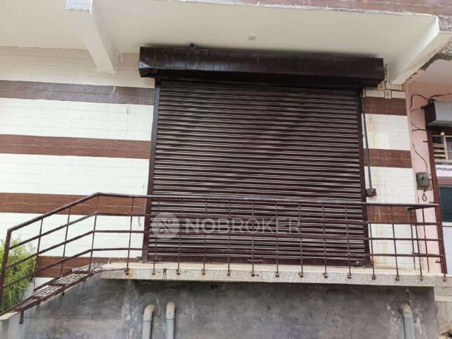 Flat for rent in Shahdara, Noida