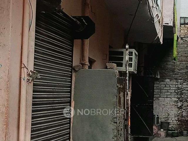 Flat for rent in West Delhi, Deri