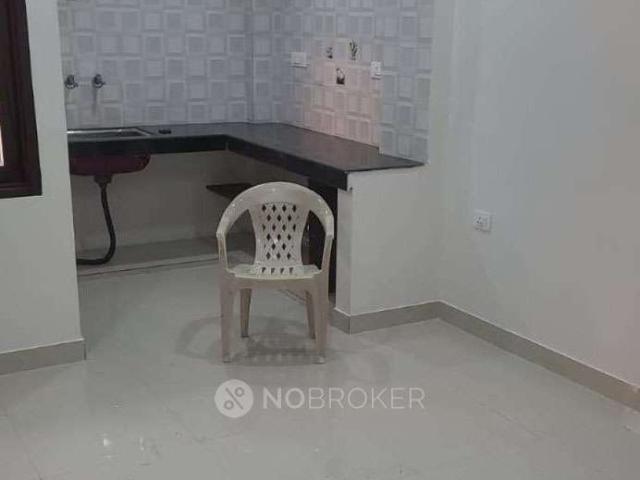 Flat for rent in Deri