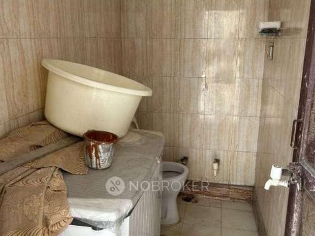 Flat for rent in West Delhi, Deri