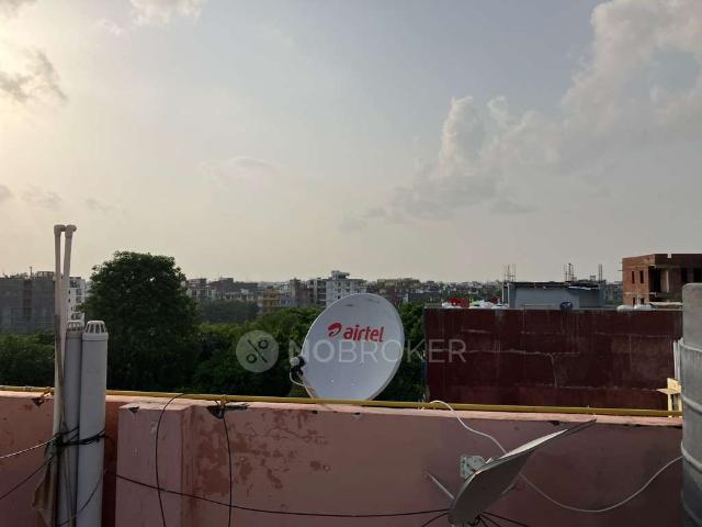 Flat for rent in South Delhi, Deri