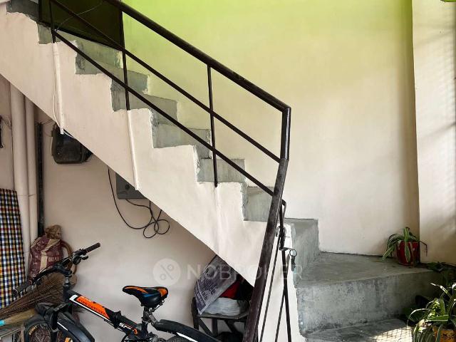 Flat for rent in North West Delhi, Deri