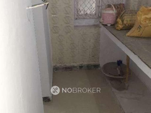 Flat for rent in West Delhi, Deri