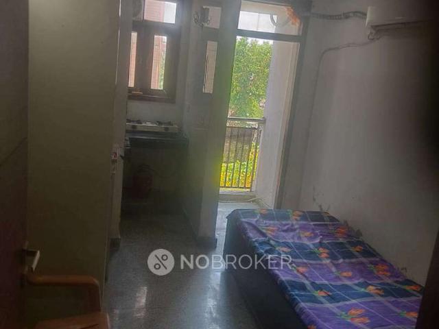 Flat for rent in South Delhi, Deri