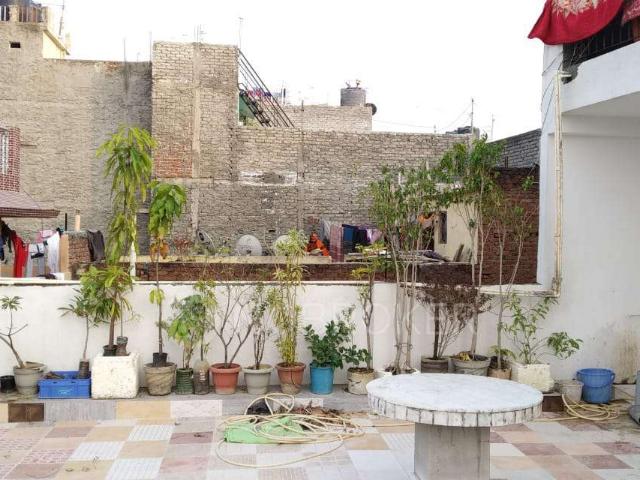 Flat for rent in Deri