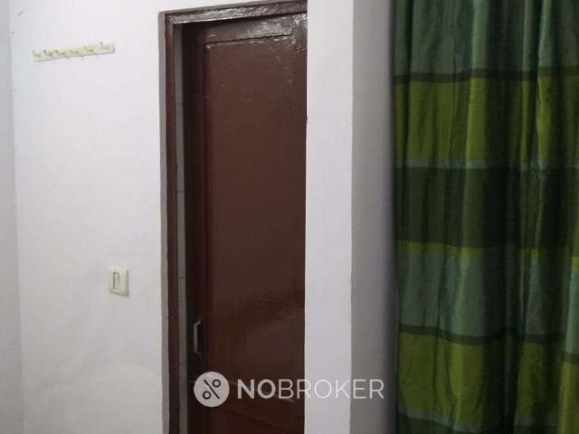 Flat for rent in South Delhi, Deri
