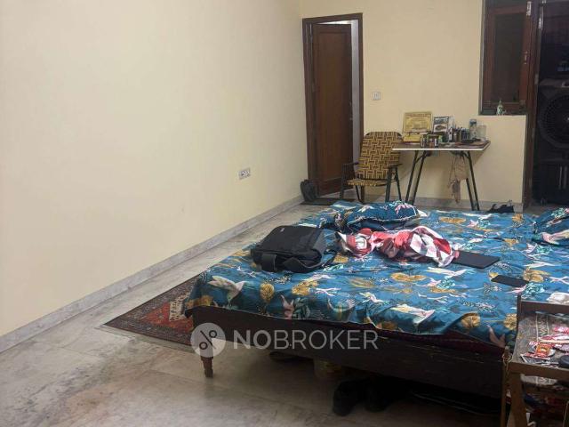 Flat for rent in East Delhi, Deri