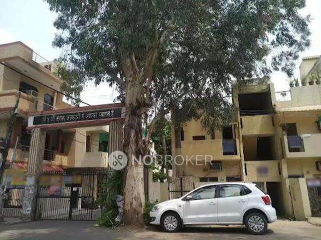 Flat for rent in Deri