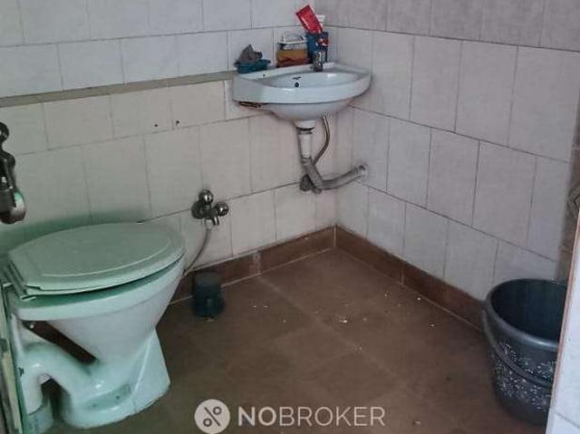 Flat for rent in North West Delhi, Deri