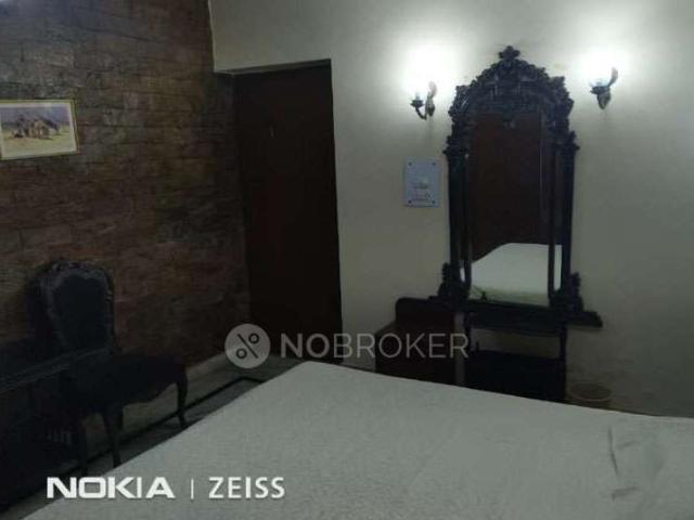 Flat for rent in Deri
