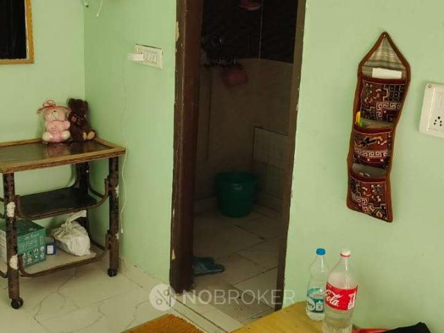 Flat for rent in North Delhi, Deri