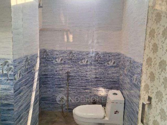 Flat for rent in South West Delhi, Deri
