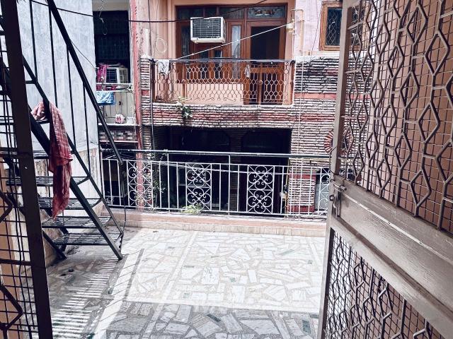 Flat for rent in Deri