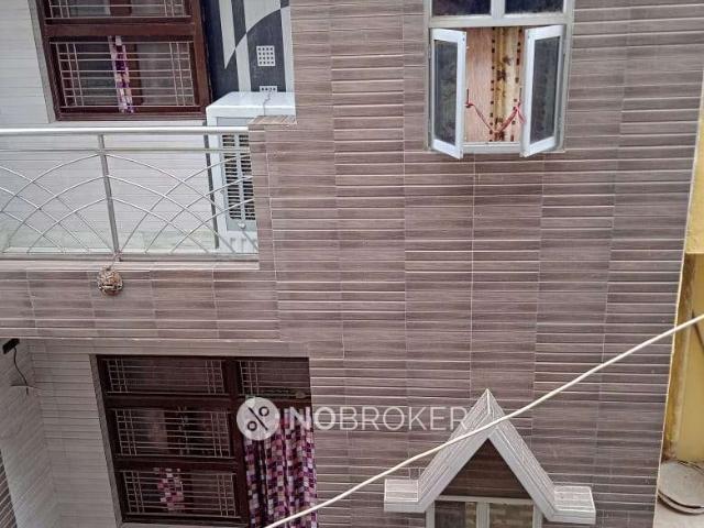 Flat for rent in East Delhi, Deri