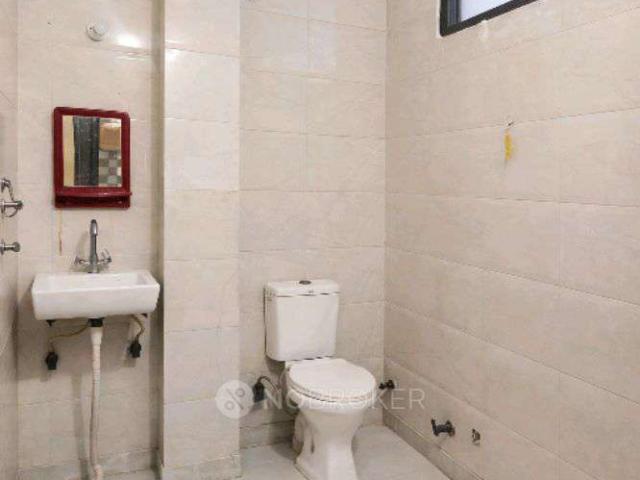 Flat for rent in West Delhi, Deri