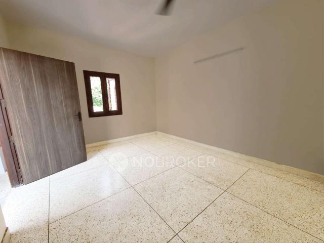 Flat for rent in East Delhi, Deri
