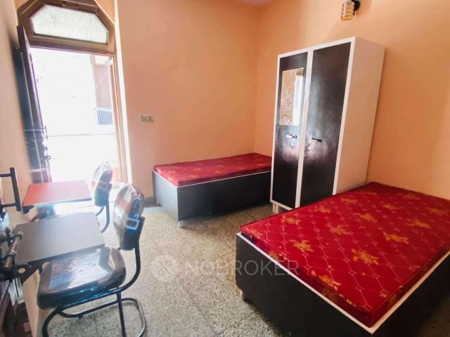 Flat for rent in East Delhi, Deri