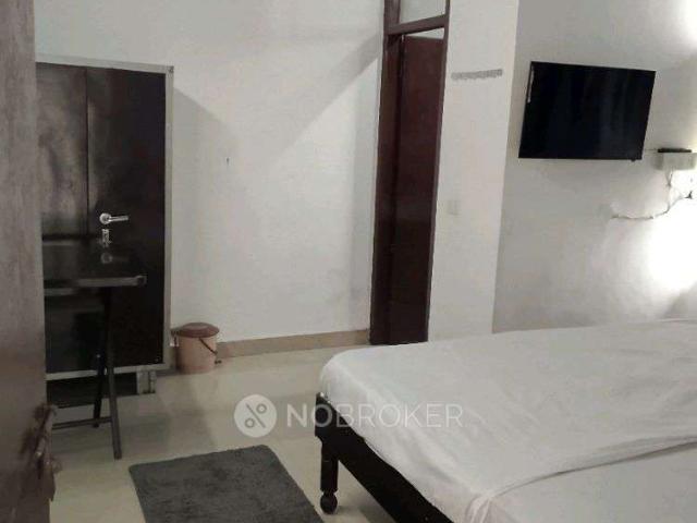 Flat for rent in South Delhi, Deri