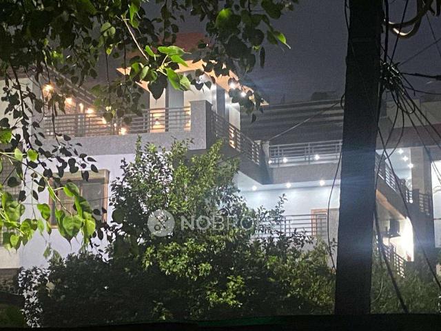 Flat for rent in West Delhi, Deri