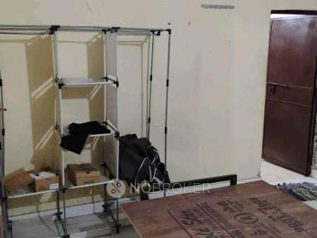Flat for rent in South Delhi, Deri
