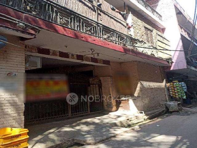 Flat for rent in South West Delhi, Deri