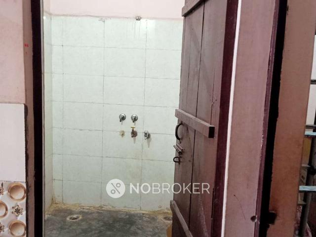 Flat for rent in West Delhi, Deri