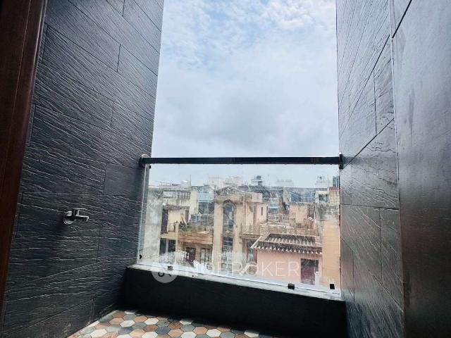 Flat for rent in West Delhi, Deri