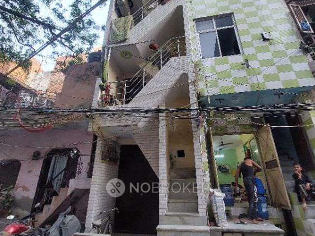 Flat for sale in East Delhi, Deri