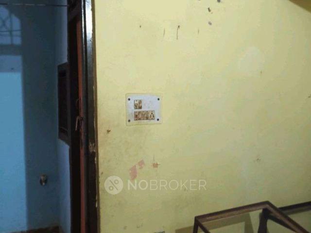 Flat for rent in North West Delhi, Deri