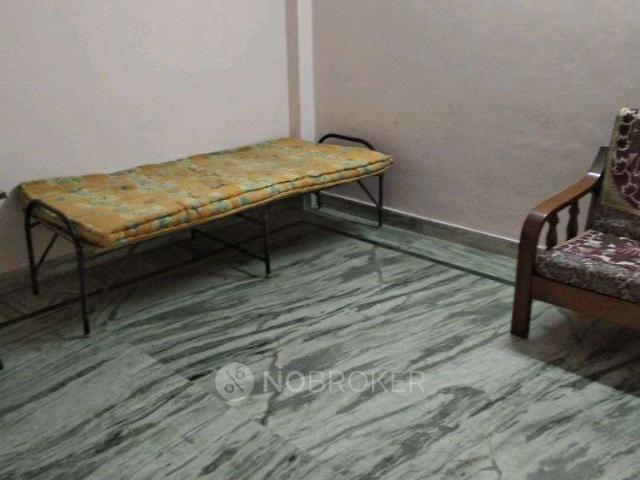 Flat for rent in Deri
