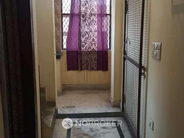 Flat for rent in South West Delhi, Deri