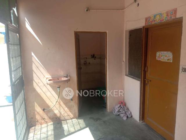 Flat for rent in South West Delhi, Deri