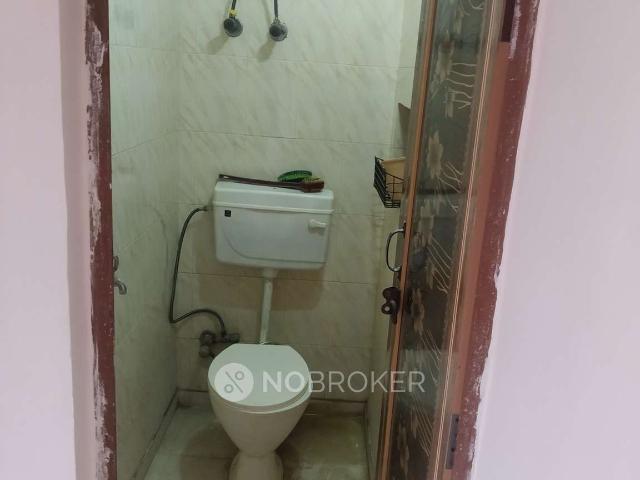 Flat for rent in West Delhi, Deri