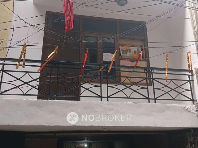 Flat for rent in South Delhi, Deri