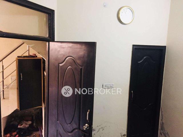 Flat for rent in South Delhi, Deri