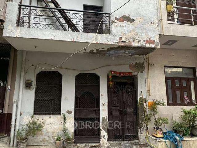 Flat for rent in Deri