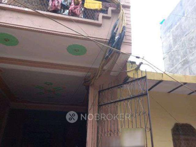 Flat for rent in East Delhi, Deri