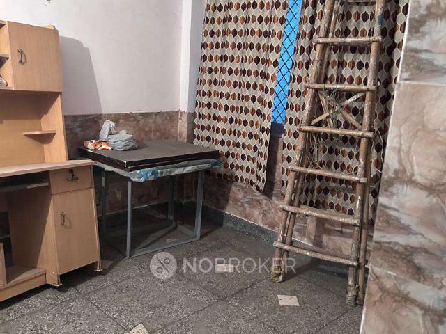 Flat for rent in East Delhi, Deri