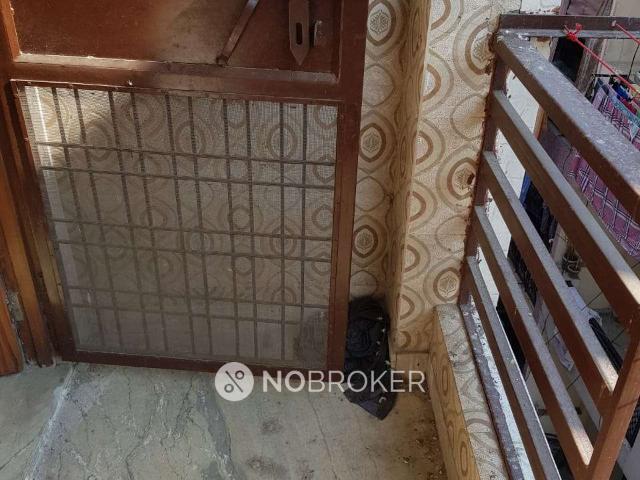 Flat for rent in East Delhi, Deri
