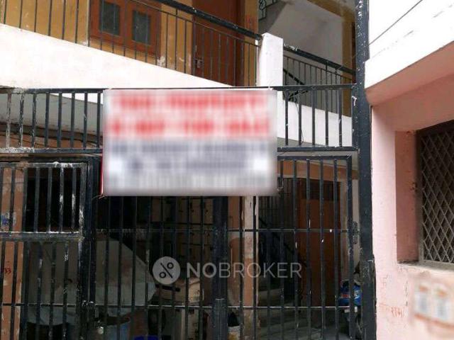 Flat for rent in South Delhi, Deri