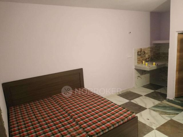Flat for rent in Garhi, Noida