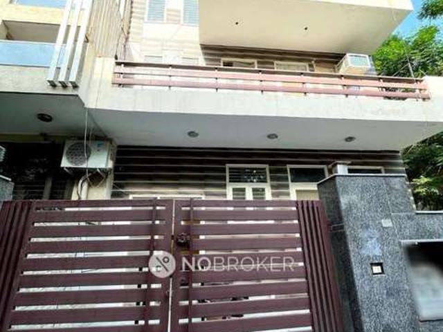 Flat for rent in Sector 58, Noida