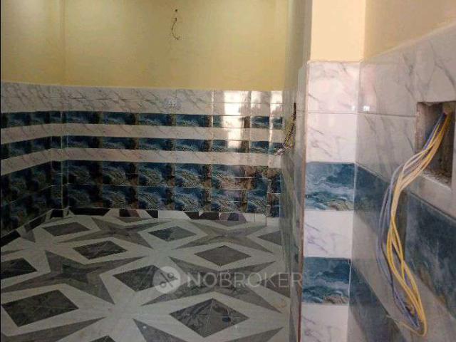 Flat for rent in East Delhi, Deri