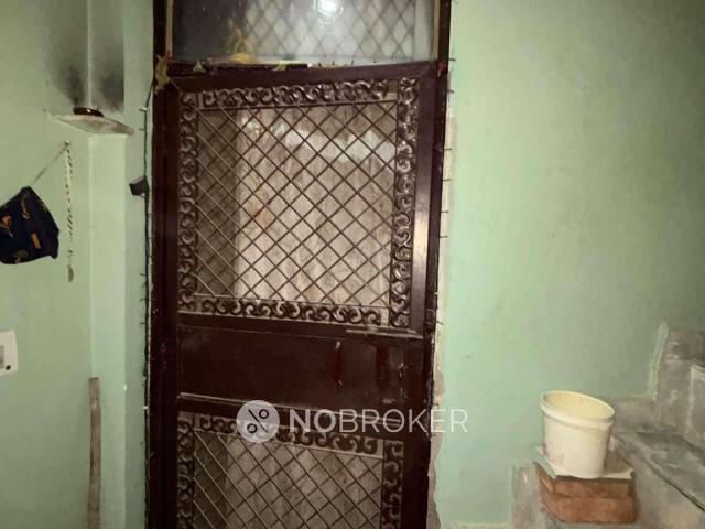 Flat for rent in West Delhi, Deri