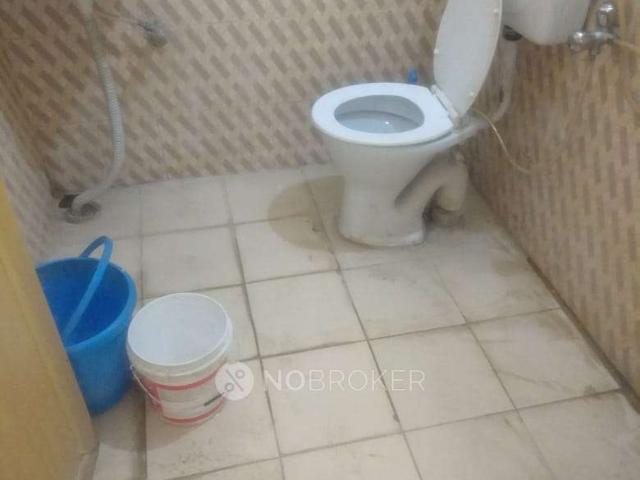 Flat for rent in South Delhi, Deri