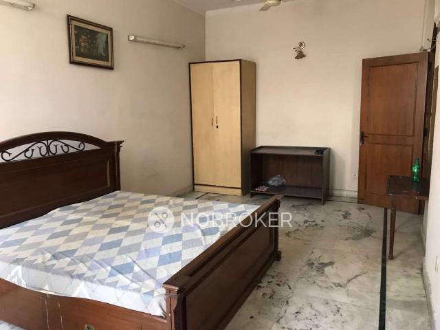 Flat for rent in West Delhi, Deri
