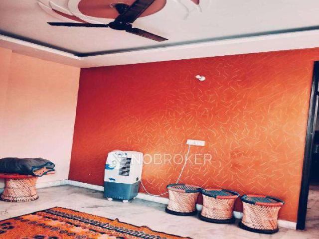 Flat for sale in West Delhi, Deri