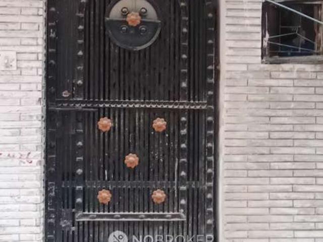 Flat for sale in West Delhi, Deri