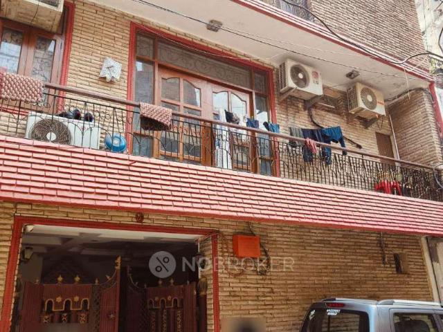 Flat for rent in South Delhi, Deri